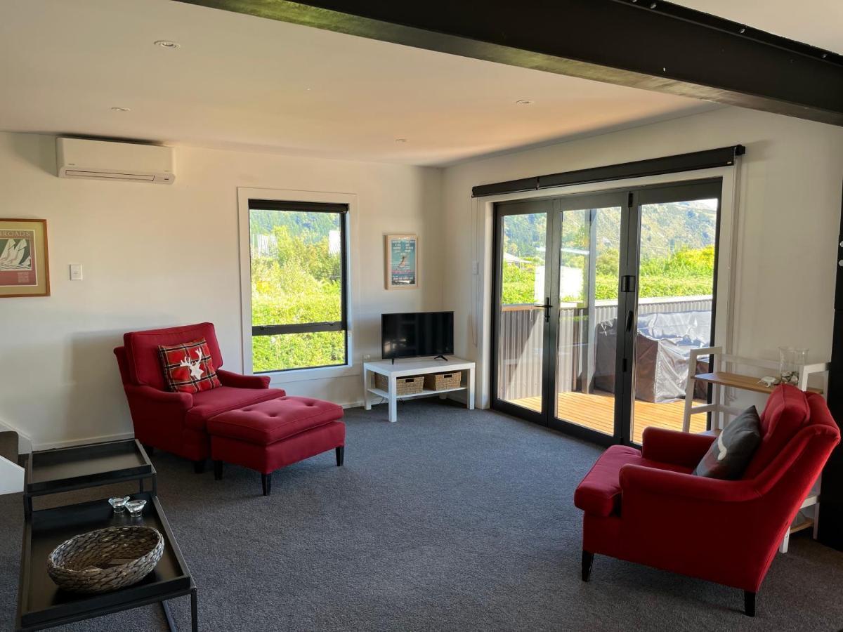 Views On Parry - Lake Hawea Holiday Home Kültér fotó